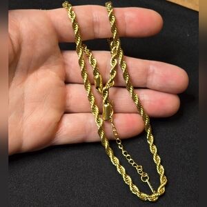 Bracelet and necklace set